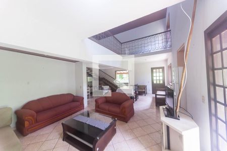 Casa de Condomínio à venda com 3 quartos, 240m² em Rio Acima, Rio Acima