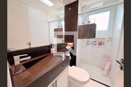 Banheiro de apartamento à venda com 2 quartos, 48m² em Jardim do Lago, Jundiaí