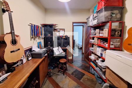 Quarto 1 de casa de condomínio à venda com 3 quartos, 150m² em Sapê, Niterói