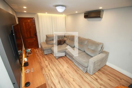 Sala de casa para alugar com 3 quartos, 105m² em Vila Metalúrgica, Santo André