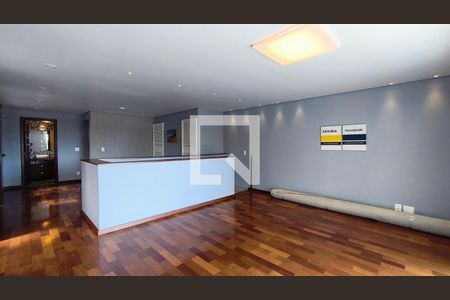 Sala de casa à venda com 3 quartos, 220m² em Vila Mariana, São Paulo