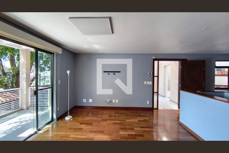 Sala de casa à venda com 3 quartos, 220m² em Vila Mariana, São Paulo