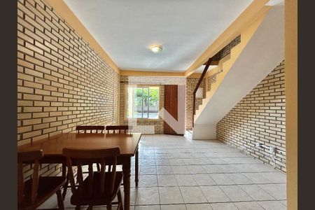 Casa de Condomínio para alugar com 2 quartos, 81m² em Barra da Lagoa, Florianópolis