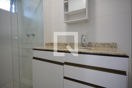 Banheiro da Suíte 1 de apartamento para alugar com 2 quartos, 70m² em Coqueiros, Florianópolis