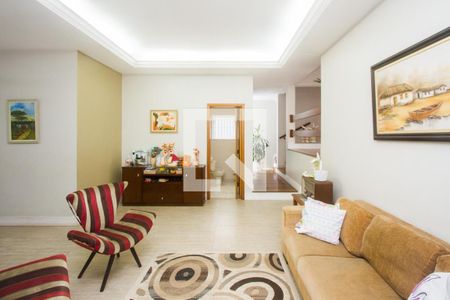 Casa à venda com 4 quartos, 310m² em Jabaquara, São Paulo