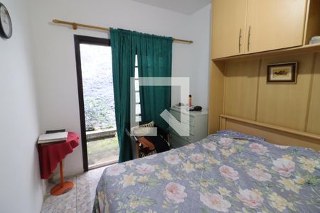 Quarto de casa à venda com 3 quartos, 450m² em Umuarama, Osasco
