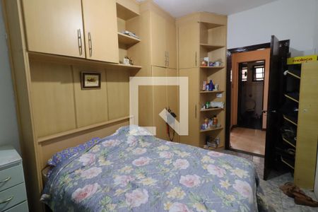 Quarto de casa à venda com 3 quartos, 450m² em Umuarama, Osasco