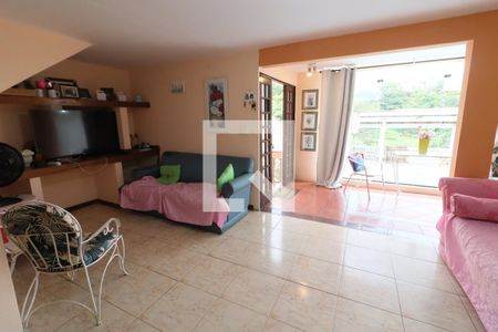 Casa para alugar com 3 quartos, 450m² em Umuarama, Osasco