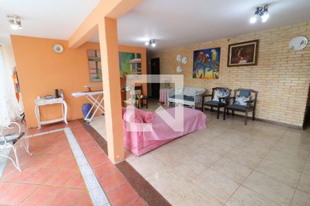Sala de casa à venda com 3 quartos, 450m² em Umuarama, Osasco
