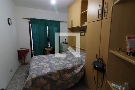 Quarto de casa à venda com 3 quartos, 450m² em Umuarama, Osasco