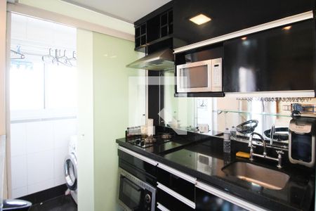 Cozinha de apartamento para alugar com 1 quarto, 45m² em Indianópolis, São Paulo