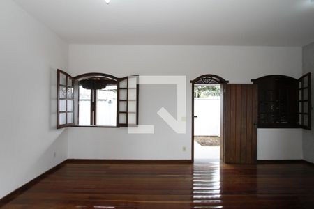 Sala de casa à venda com 6 quartos, 390m² em São Marcos, Belo Horizonte