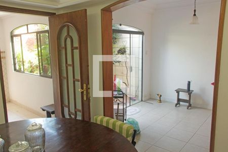 Casa para alugar com 3 quartos, 140m² em Ponta da Praia, Santos