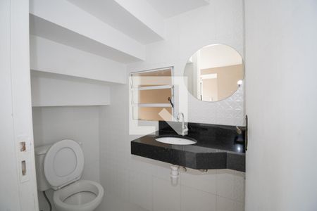 Banheiro de casa de condomínio para alugar com 3 quartos, 190m² em Cabral, Contagem