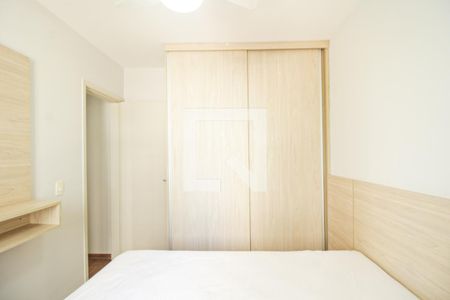 Quarto 1 de apartamento para alugar com 2 quartos, 50m² em Vila Anastácio, São Paulo