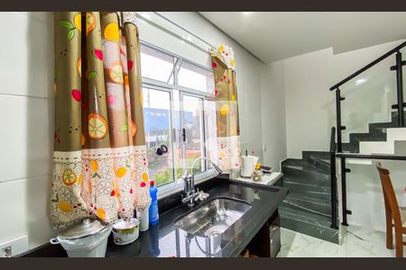 Cozinha  de casa à venda com 2 quartos, 107m² em Vila Nhocuné, São Paulo