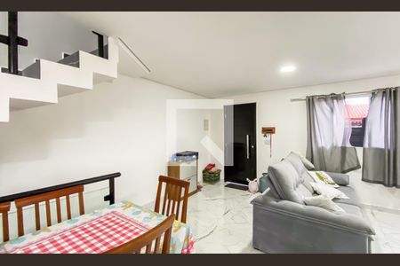 Sala  de casa à venda com 2 quartos, 107m² em Vila Nhocuné, São Paulo