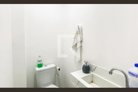 Lavabo  de casa à venda com 2 quartos, 107m² em Vila Nhocuné, São Paulo