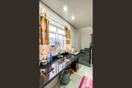 Cozinha  de casa à venda com 2 quartos, 107m² em Vila Nhocuné, São Paulo