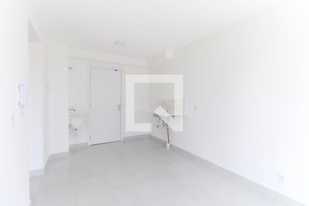 Sala - Cozinha de apartamento para alugar com 2 quartos, 35m² em Vila Carmosina, São Paulo