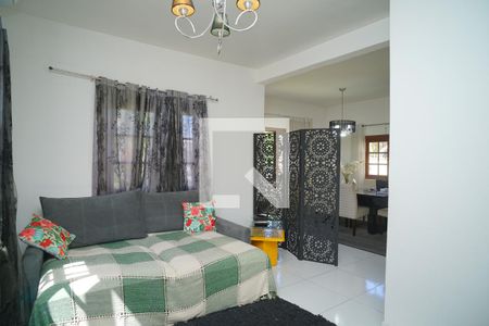 Sala de casa de condomínio para alugar com 3 quartos, 380m² em São José de Imbassai, Maricá