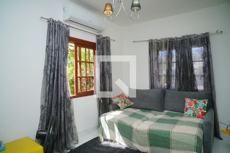 Sala de casa de condomínio para alugar com 3 quartos, 380m² em São José de Imbassai, Maricá