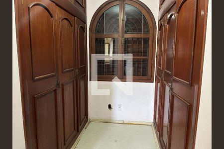 Casa de Condomínio para alugar com 4 quartos, 600m² em Vargem Pequena, Rio de Janeiro