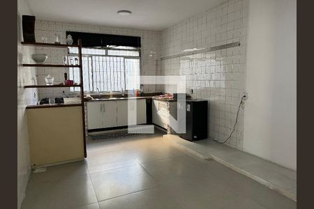Casa de Condomínio para alugar com 4 quartos, 600m² em Vargem Pequena, Rio de Janeiro