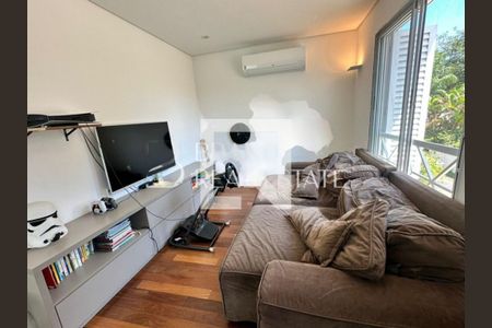 Casa à venda com 3 quartos, 190m² em Santo Amaro, São Paulo