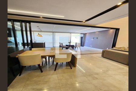 Casa à venda com 3 quartos, 270m² em Jardim Samambaia, Jundiaí