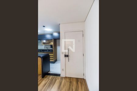 Entrada de apartamento para alugar com 2 quartos, 68m² em Jardim Tupanci, Barueri