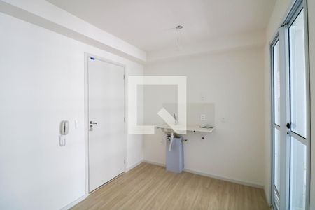 Sala / Cozinha de apartamento à venda com 2 quartos, 31m² em Vila Plana, São Paulo