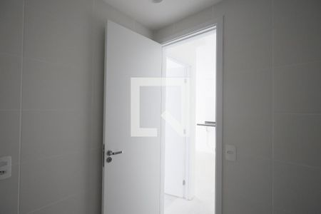 Banheiro  de apartamento à venda com 2 quartos, 28m² em Vila Gustavo, São Paulo
