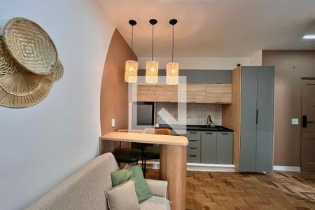 Sala  de apartamento à venda com 1 quarto, 32m² em Copacabana, Rio de Janeiro