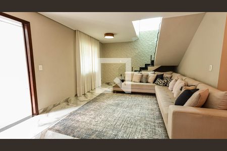 Sala de casa à venda com 4 quartos, 200m² em Califórnia, Belo Horizonte