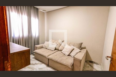 Sala de TV de casa à venda com 4 quartos, 200m² em Califórnia, Belo Horizonte