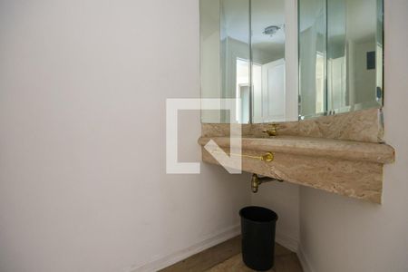 Lavabo de apartamento para alugar com 4 quartos, 242m² em Vila Suzana, São Paulo