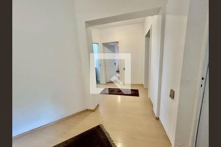Corredor de apartamento para alugar com 3 quartos, 242m² em Vila Suzana, São Paulo
