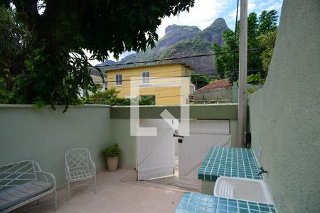 Área Externa de kitnet/studio para alugar com 1 quarto, 60m² em Itanhangá, Rio de Janeiro
