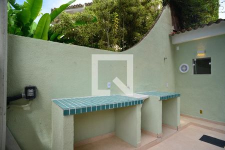 Área Externa de kitnet/studio para alugar com 1 quarto, 60m² em Itanhangá, Rio de Janeiro