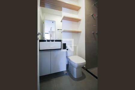 Banheiro de kitnet/studio para alugar com 1 quarto, 57m² em Vila Olímpia, São Paulo