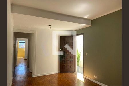 Casa à venda com 3 quartos, 123m² em Parque Maria Domitila, São Paulo