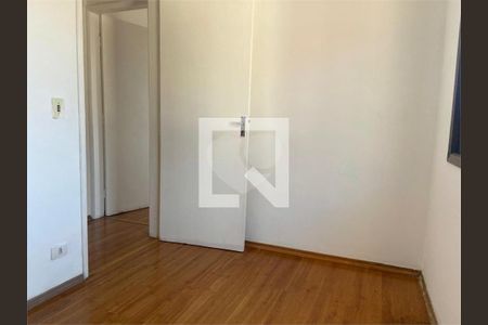 Casa à venda com 3 quartos, 123m² em Parque Maria Domitila, São Paulo