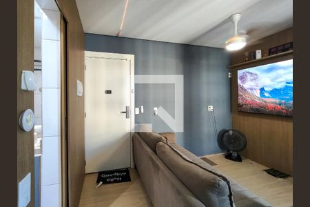 Entrada de kitnet/studio para alugar com 1 quarto, 33m² em Santo Cristo, Rio de Janeiro