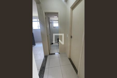 Corredor de apartamento para alugar com 2 quartos, 46m² em Jardim Gramacho, Duque de Caxias