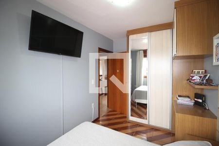 Quarto 1 de apartamento para alugar com 3 quartos, 110m² em Vila Ipiranga, Porto Alegre