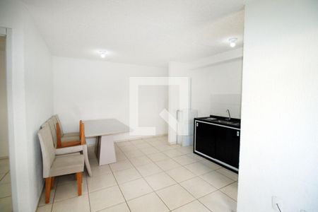 Sala de apartamento para alugar com 2 quartos, 50m² em Parque Colúmbia, Rio de Janeiro