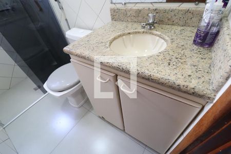 Banheiro Social de apartamento para alugar com 2 quartos, 55m² em Santa Mônica, Uberlândia