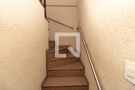 Escada de casa à venda com 3 quartos, 285m² em Vila Constança, São Paulo