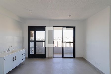 Sala e Cozinha  de apartamento para alugar com 2 quartos, 42m² em Vila Campanela, São Paulo